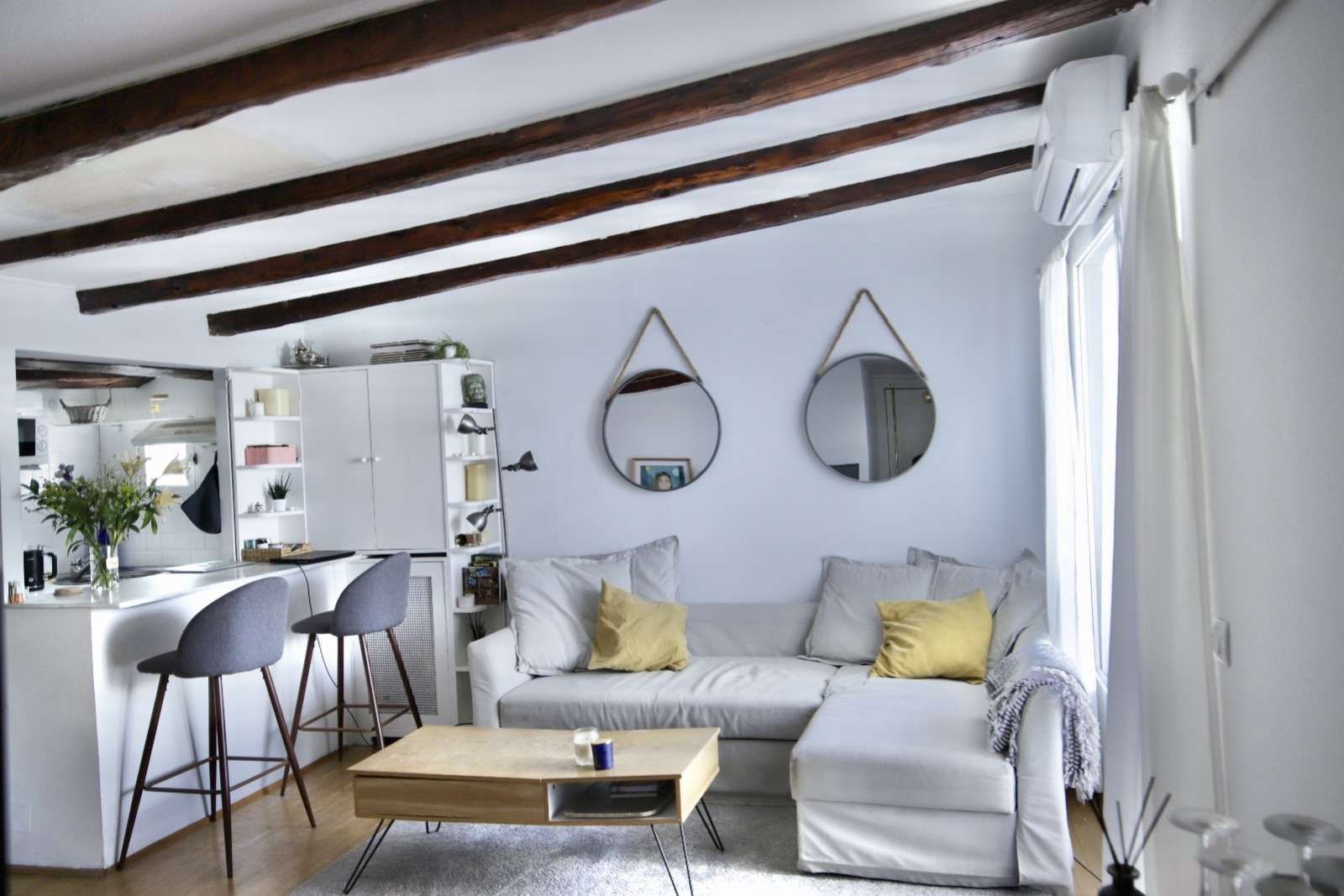Living room of Study to share in  Madrid Capital  with Air Conditioner, Heating and Terrace