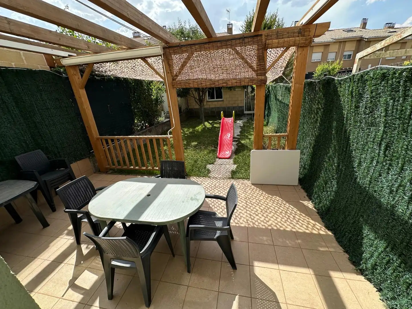 Terrassa de Casa adosada en venda en Villagonzalo Pedernales amb Calefacció, Jardí privat i Terrassa