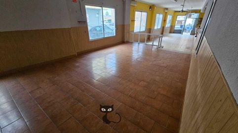 Excelente Edificio Esquinero con Local Comercial y Vivienda en Planta Alta Alberic, imagen 3