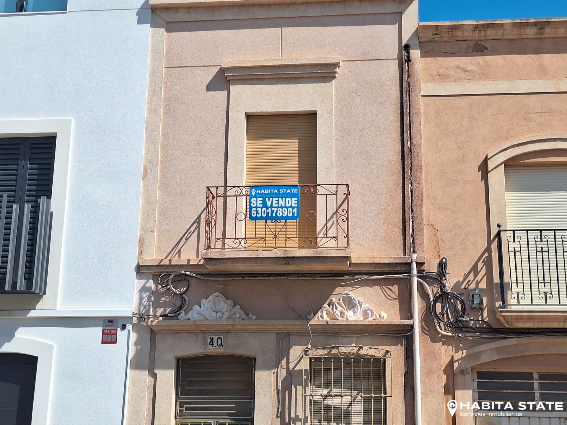 Exterior view of Single-family semi-detached for sale in  Almería Capital  with Terrace and Balcony