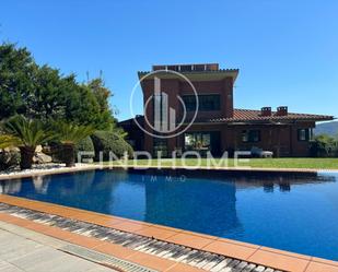 Exterior view of House or chalet for sale in Banyoles  with Terrace, Swimming Pool and Balcony