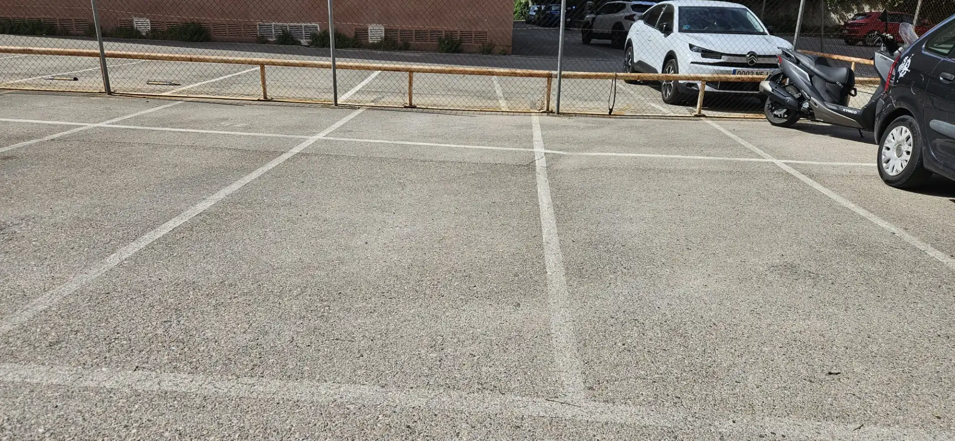 Aparcament de Pis en venda en Tarragona amb Aire condicionat, Terrassa i Moblat