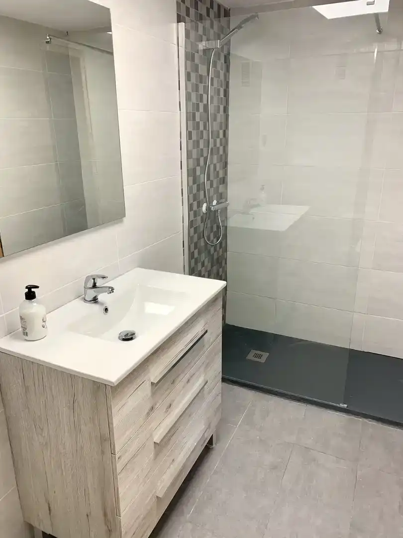 Bathroom of Flat for sale in Miramar  with Air Conditioner and Swimming Pool