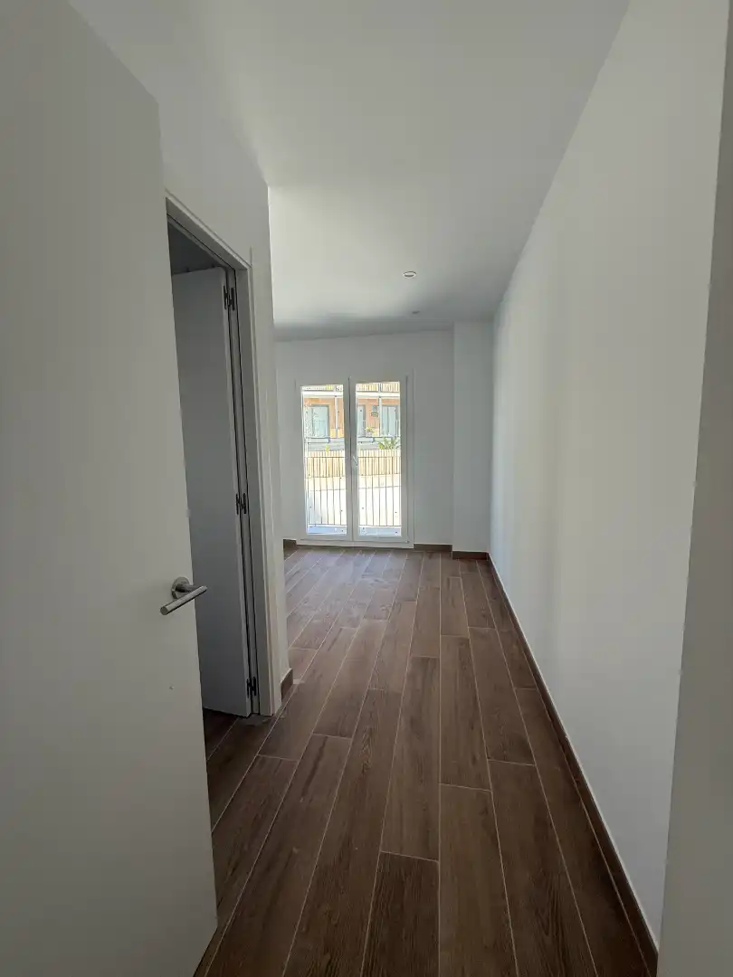 Flat for rent in Tiana  with Air Conditioner, Heating and Oven