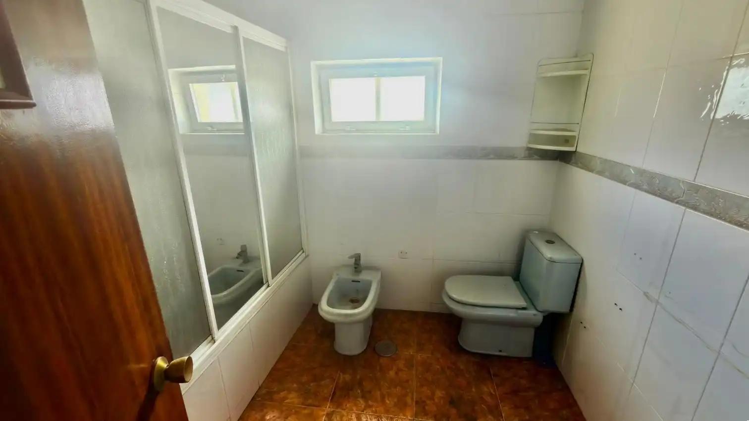 Baño de Piso en venta en Villablino con Balcón y Alarma