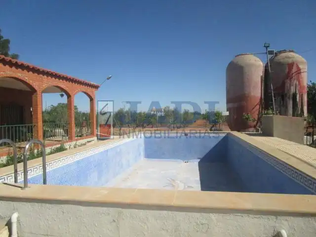 Casa rústica amb piscina en venda a Valdepeñas, imagen 3