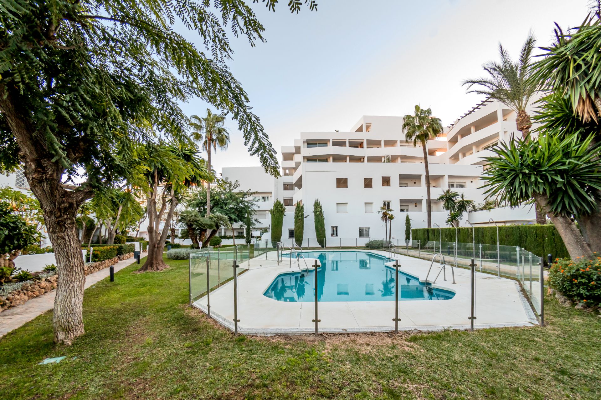 Garden of Apartment for sale in Marbella  with Air Conditioner, Terrace and TV