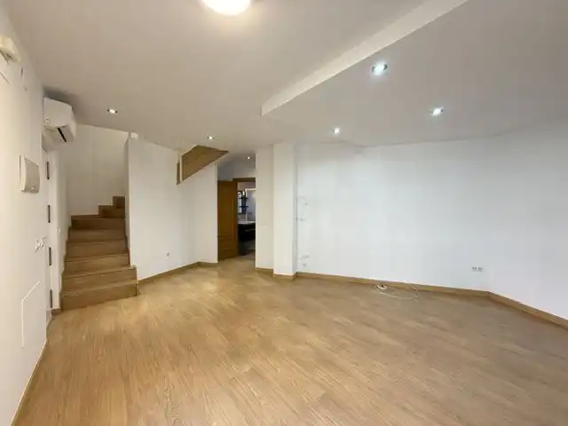 Casa adosada en venta en Badajoz con Terraza, Trastero y Balcón
