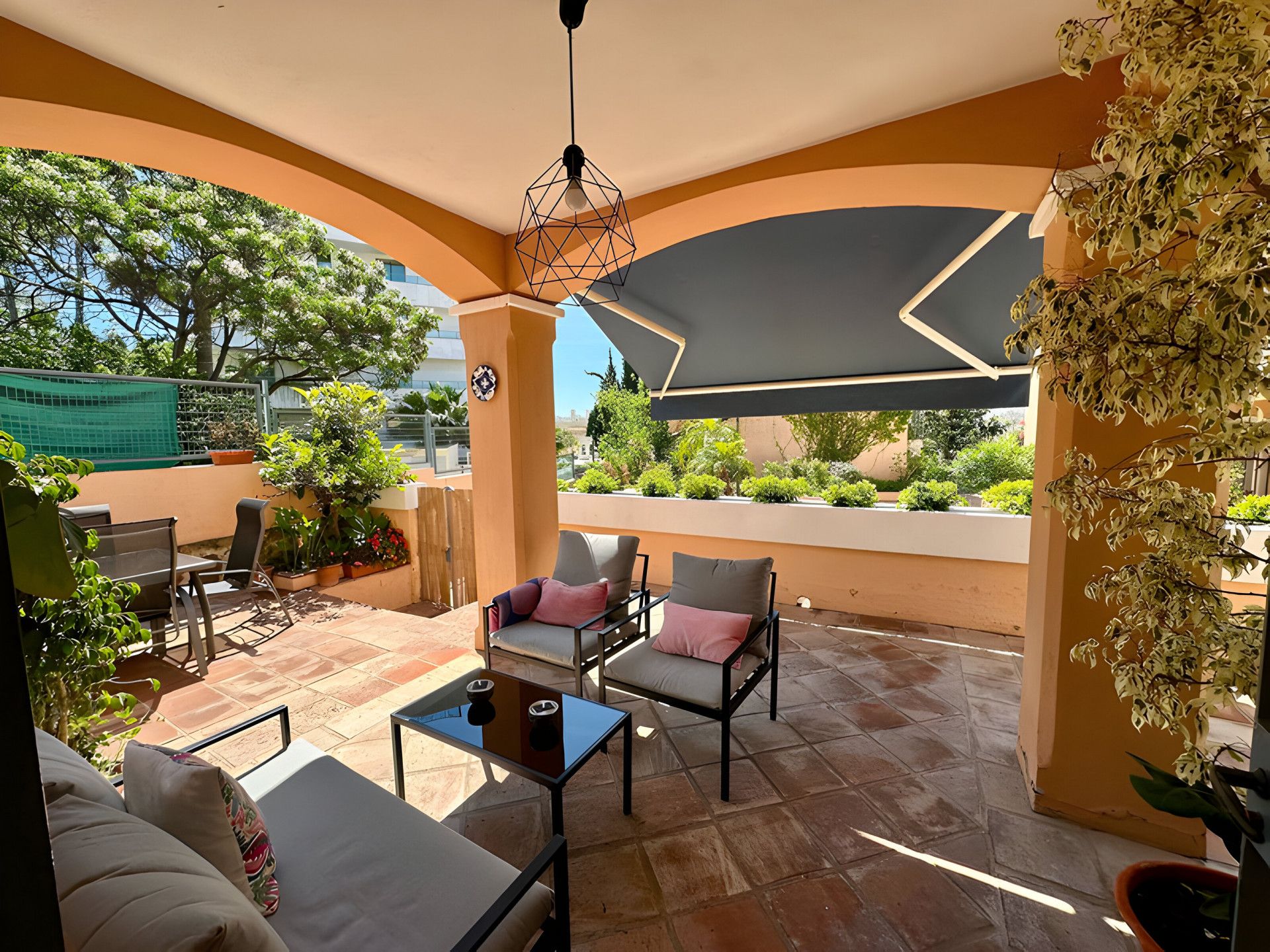 Terrassa de Casa adosada en venda en Marbella amb Terrassa i Piscina