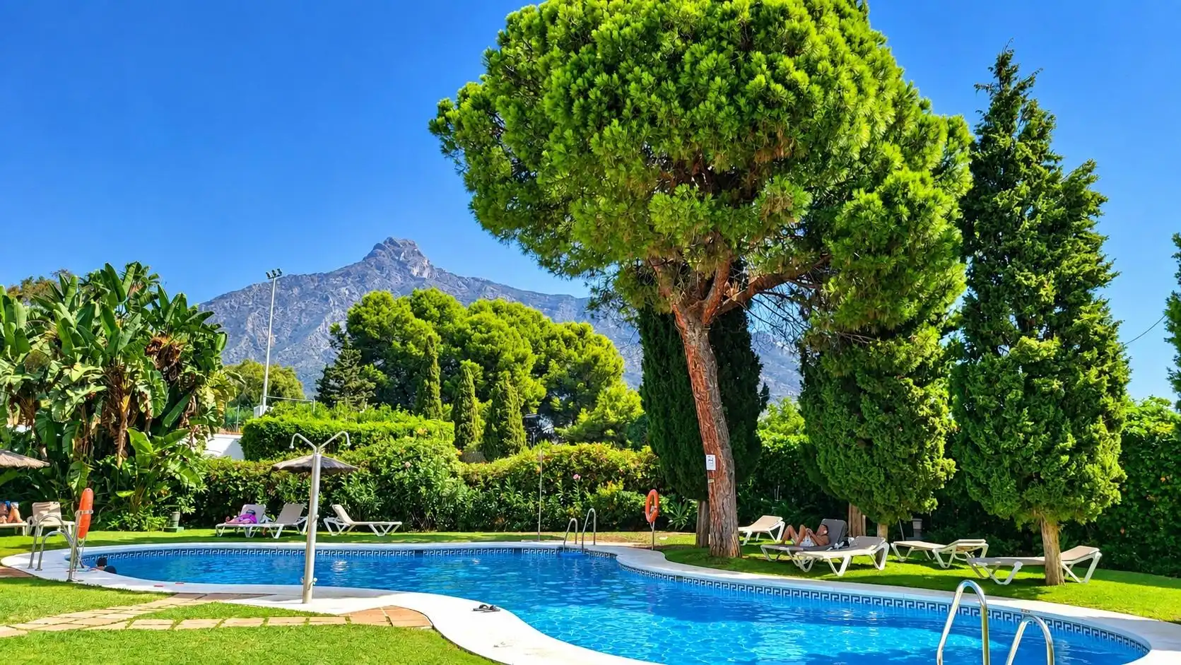 Apartamento con piscina en venta en Milla de Oro