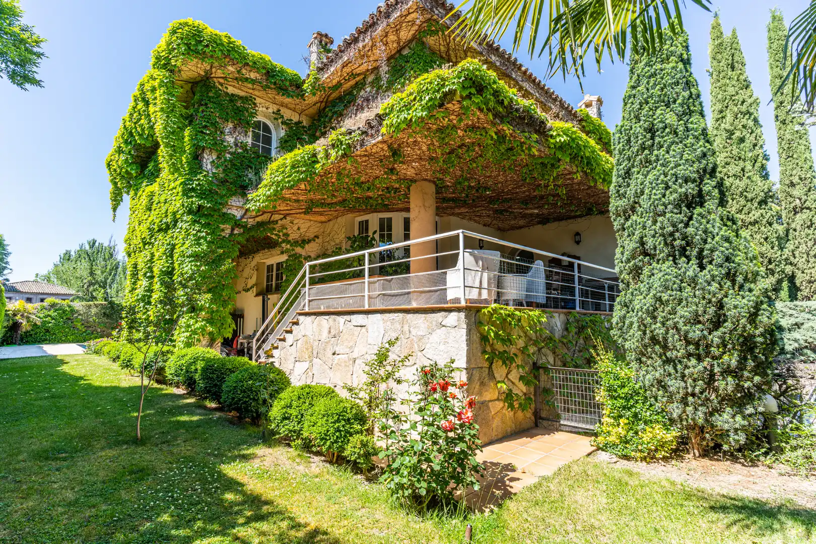 Exterior view of Houses for sale in Villanueva de la Cañada  with Heating, Private garden and Swimming Pool
