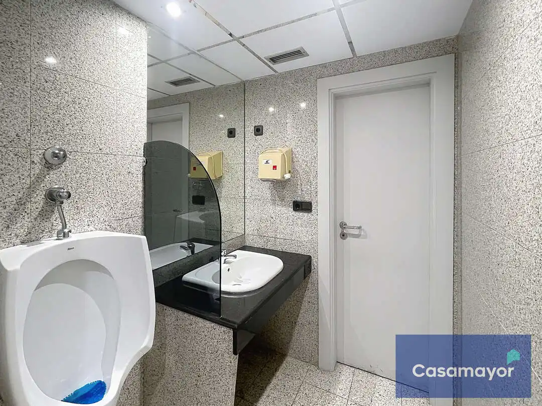 Bathroom of Office for rent in Alicante / Alacant