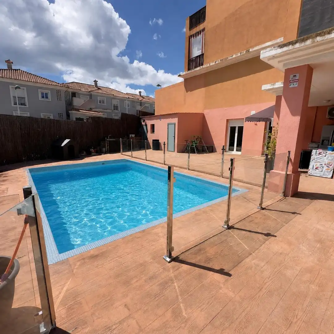 Piscina de Piso en venta en La Línea de la Concepción