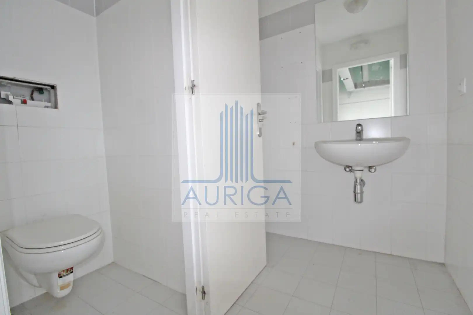 Baño de Oficina en venta en San Fernando de Henares con Calefacción y Trastero