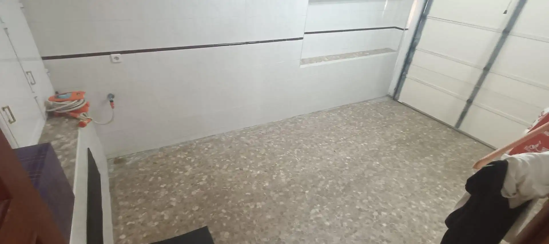Casa adosada en venda en Algeciras amb Aire condicionat, Moblat i Alarma