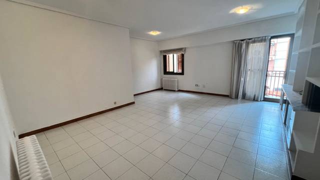 Piso en Venta en  ESCULTOR ADSUARA en Rafalafena