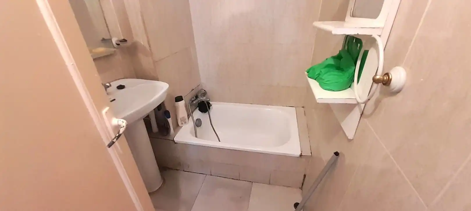 Bany de Casa o xalet en venda en Entrena amb Traster
