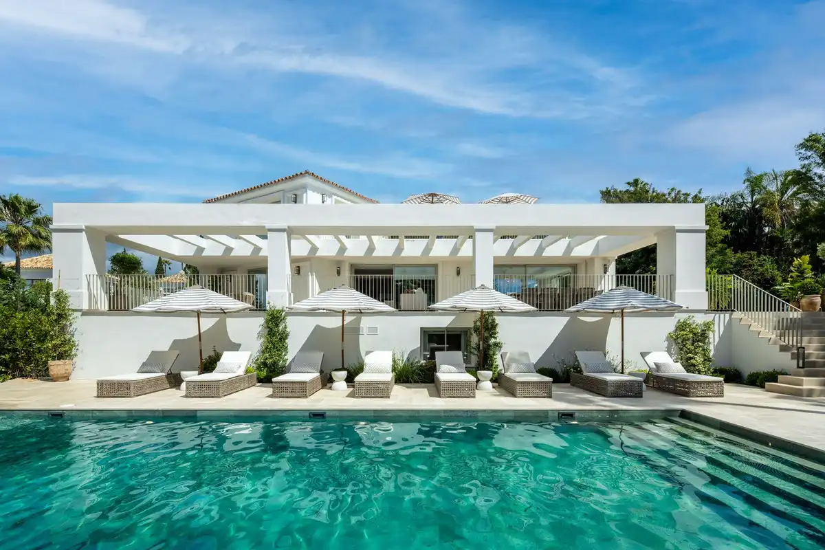 Piscina de Casa o xalet en venda en Marbella amb Aire condicionat, Jardí privat i Terrassa
