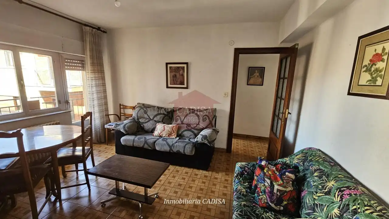 Sala d'estar de Pis per a compartir en Salamanca amb Calefacció, Traster i Moblat