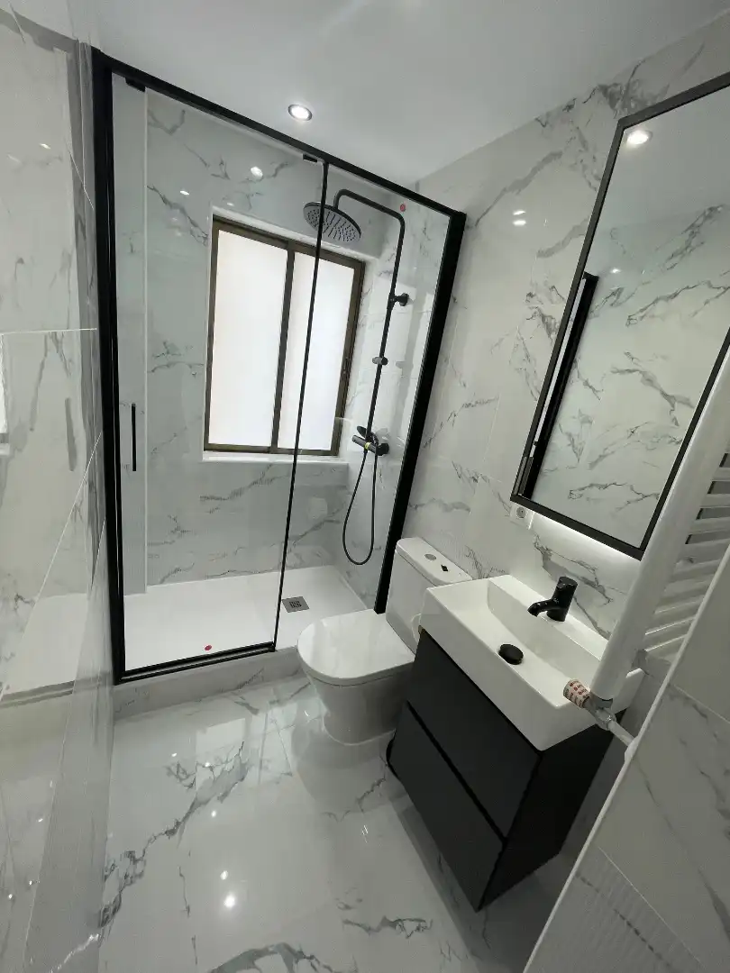 Bathroom of Flat for rent in Madrid  with Air Conditioner, Heating and Parquet flooring