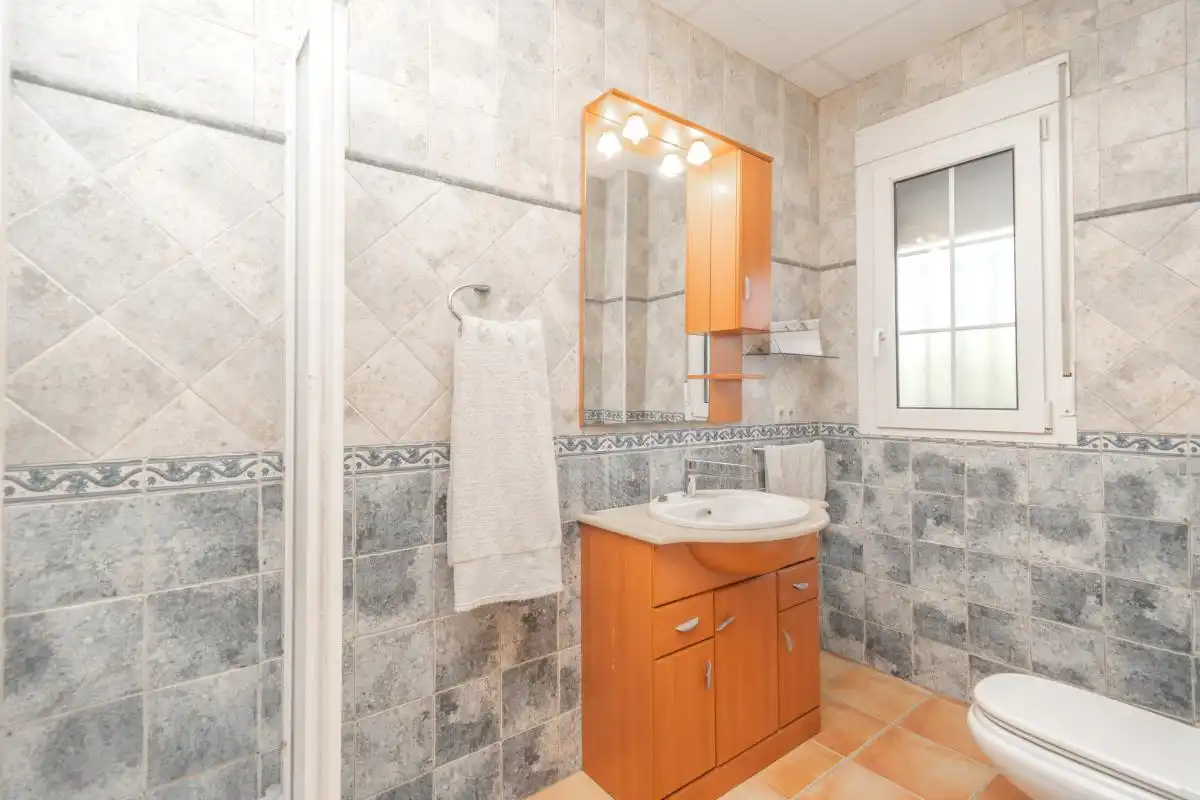 Bathroom of Houses for sale in San Vicente del Raspeig / Sant Vicent del Raspeig  with Air Conditioner, Heating and Private garden