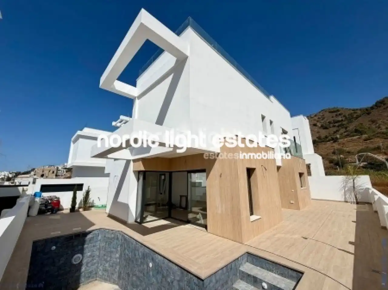 House with pool for sale in Capistrano