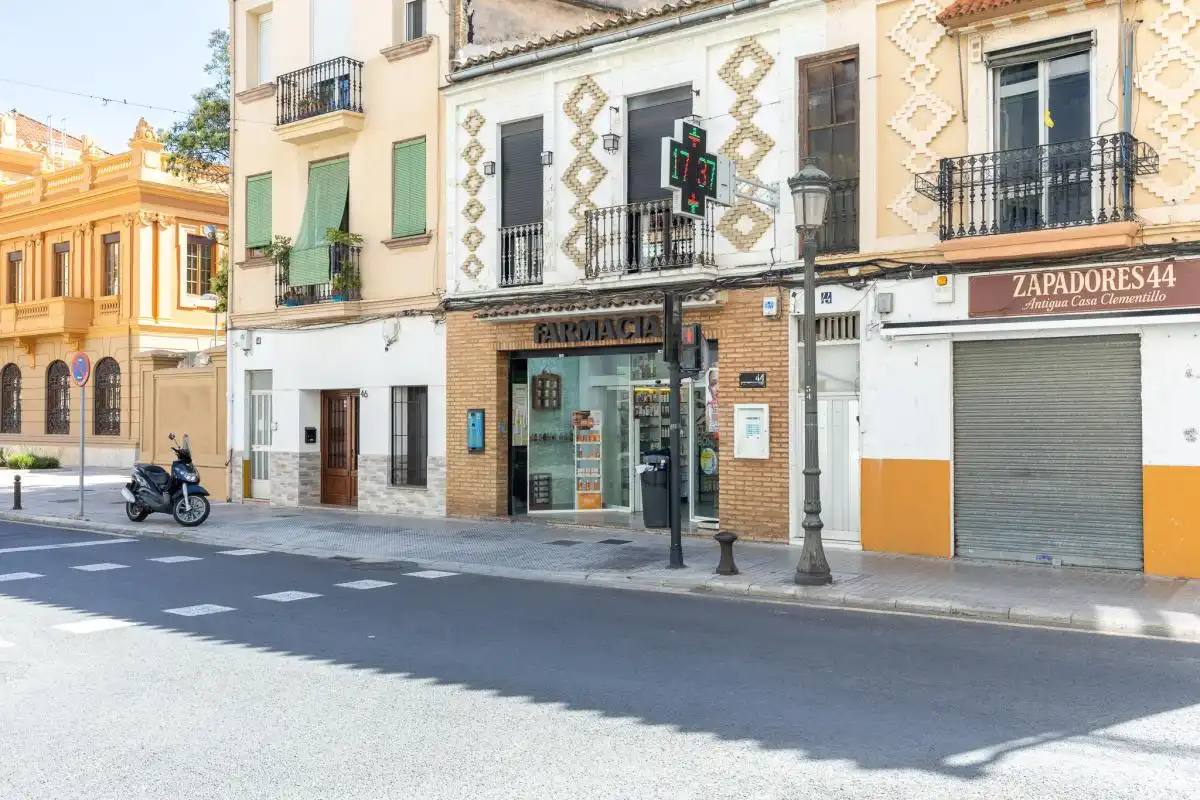 Vista exterior de Piso en venta en Valencia con Calefacción