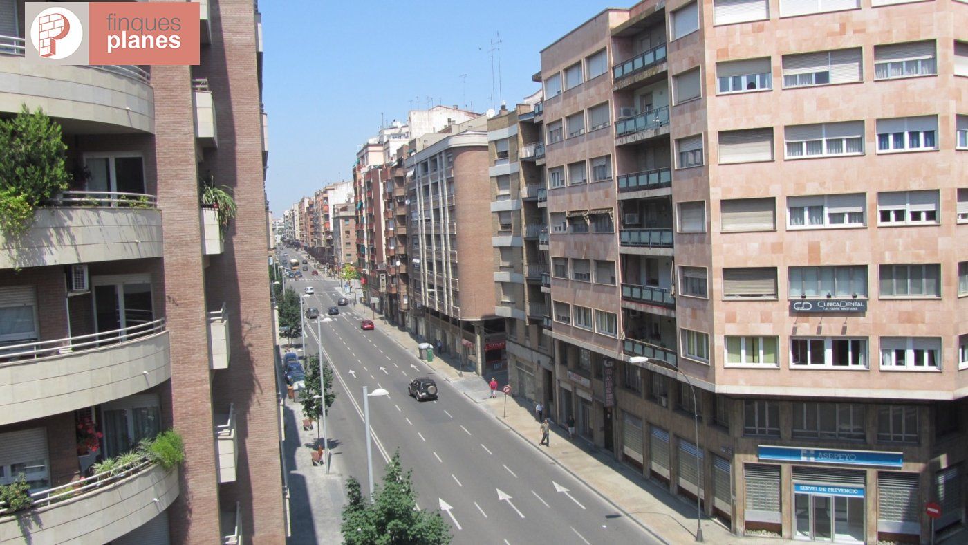 Vista exterior de Apartamento en venta en  Lleida Capital con Calefacción, Parquet y Balcón