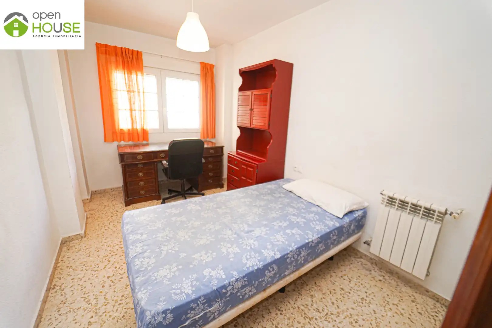 Bedroom of Flat for rent in Granada  with Heating, Furnished and Oven