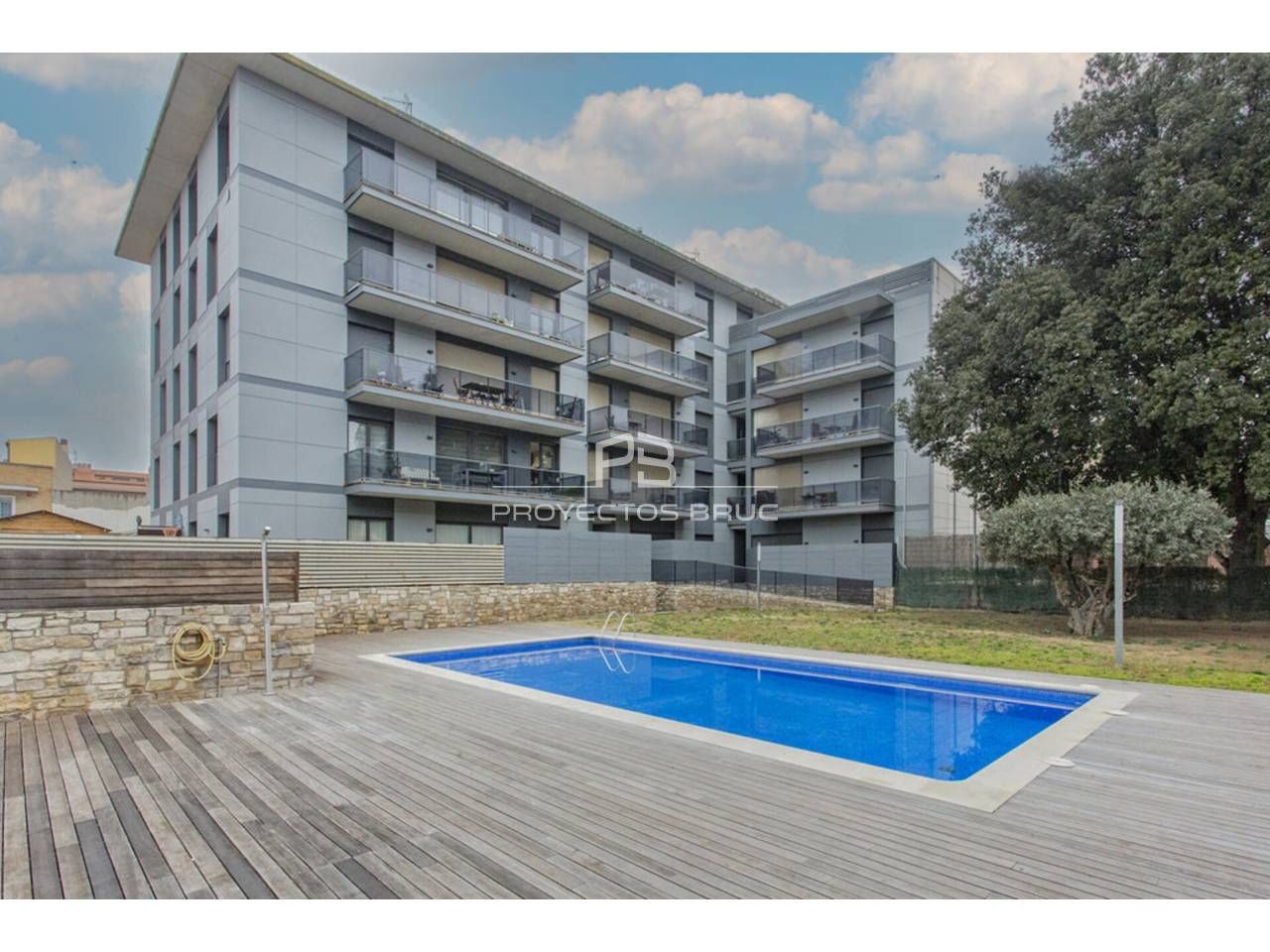 Piscina de Pis en venda en Igualada amb Terrassa