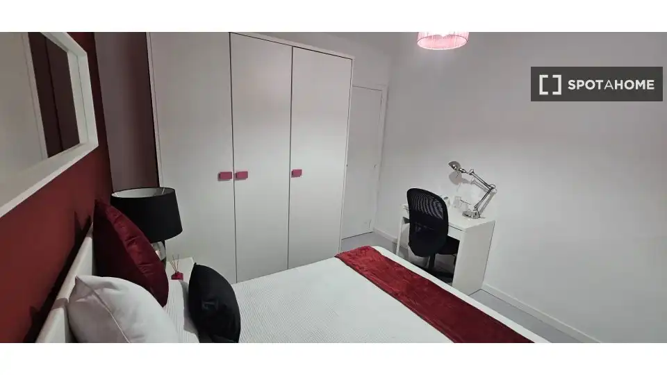 Habitación de Piso de alquiler en Alcalá de Henares con Aire acondicionado, Calefacción y Amueblado