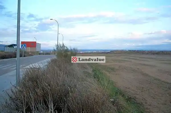 Fabrik Grundstücke zum Verkauf in 3 Albolleque, Chiloeches