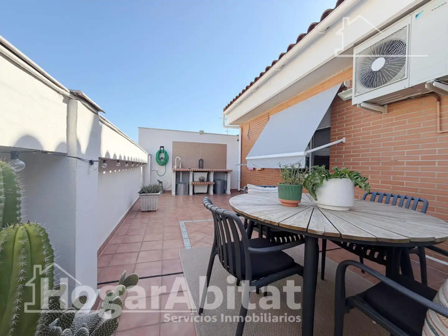 Exterior view of Attic for sale in Chiva  with Air Conditioner and Terrace