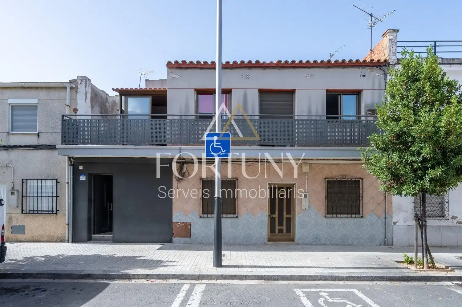 Vista exterior de Casa o xalet en venda en Reus amb Aire condicionat i Traster