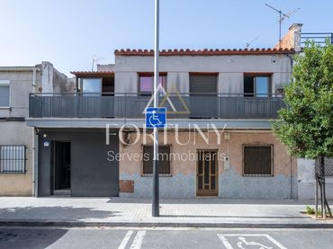 House for sale in de l'Almirall Requesens