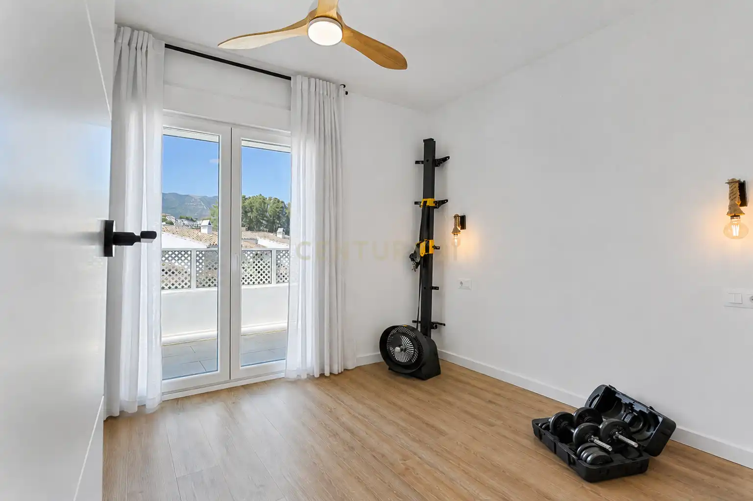 Dormitori de Casa adosada en venda en Mijas amb Jardí privat, Forn i Rentadora