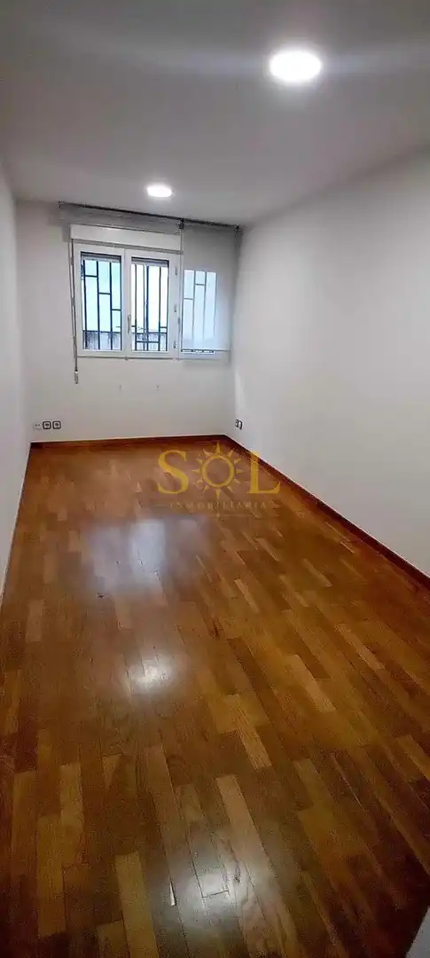 Office space with terrace for sale in Calle Covadonga, imagen 20