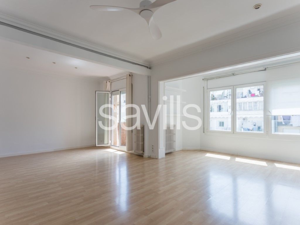 Sala d'estar de Apartament en venda en  Barcelona Capital amb Aire condicionat i Balcó