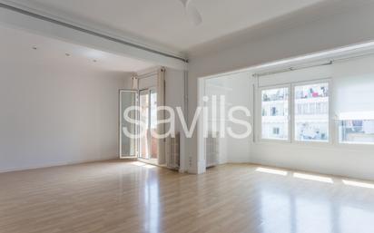 Sala d'estar de Apartament en venda en  Barcelona Capital amb Aire condicionat i Balcó