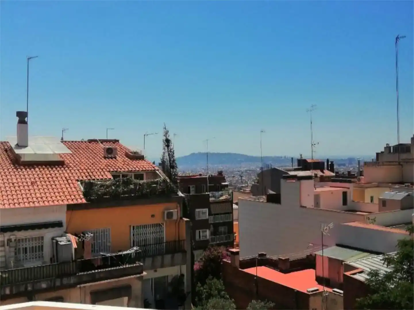 Außenansicht von Wohnung zur Miete in Barcelona mit Parkett, Möbliert und Balkon