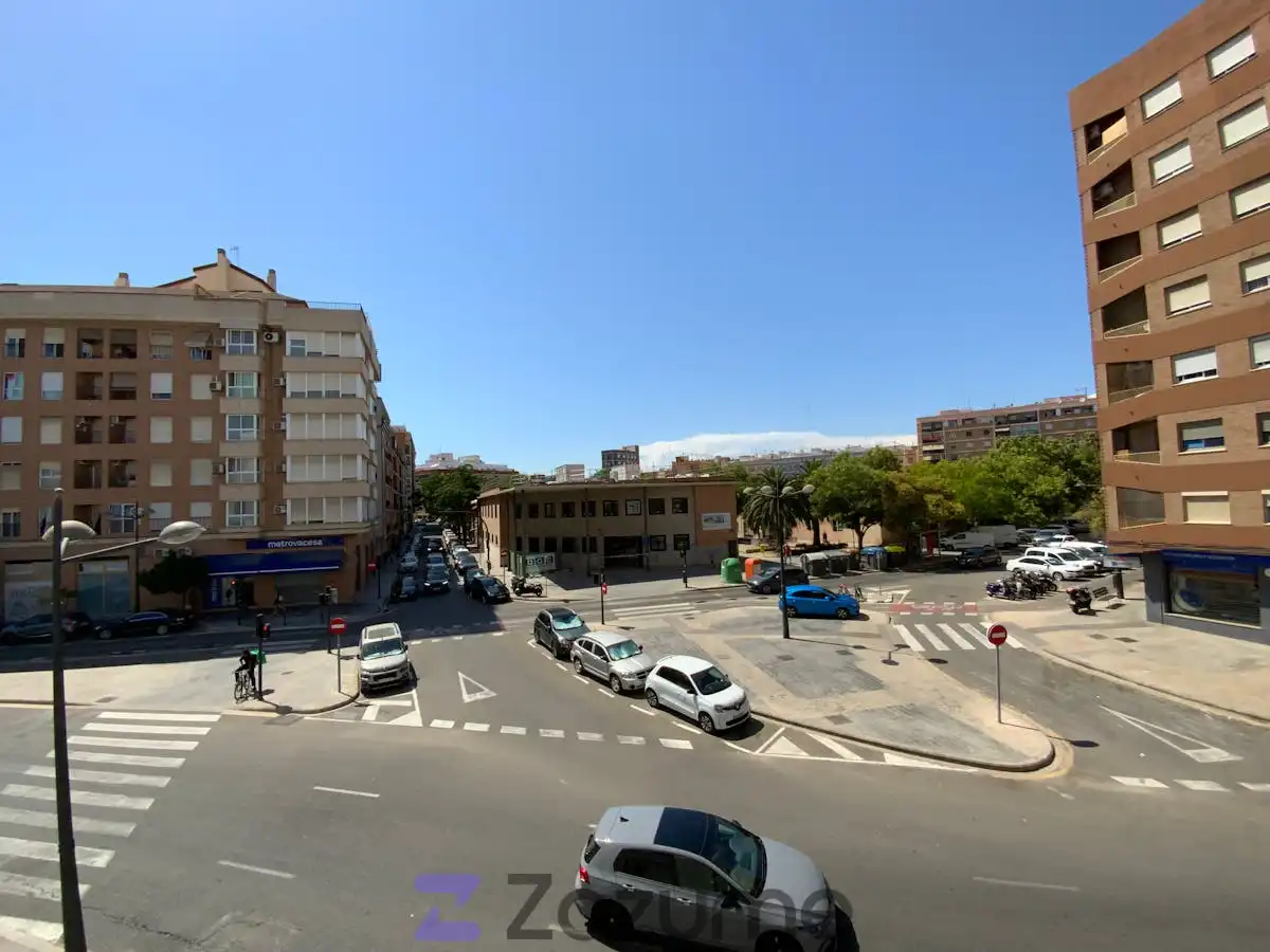 Exterior view of Flat for rent in Valencia  with Air Conditioner, Heating and Private garden