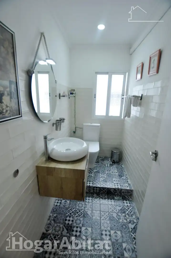 Baño de Piso en venta en Valencia con Aire acondicionado, Amueblado y Balcón
