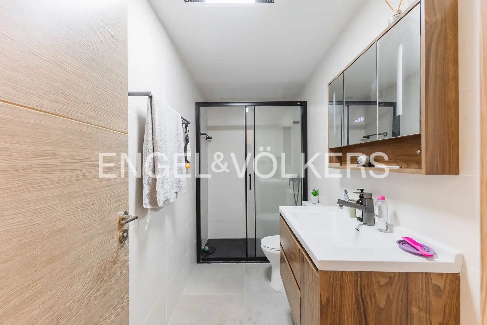 Bany de Casa o xalet en venda en Barcelona amb Aire condicionat, Calefacció i Terrassa