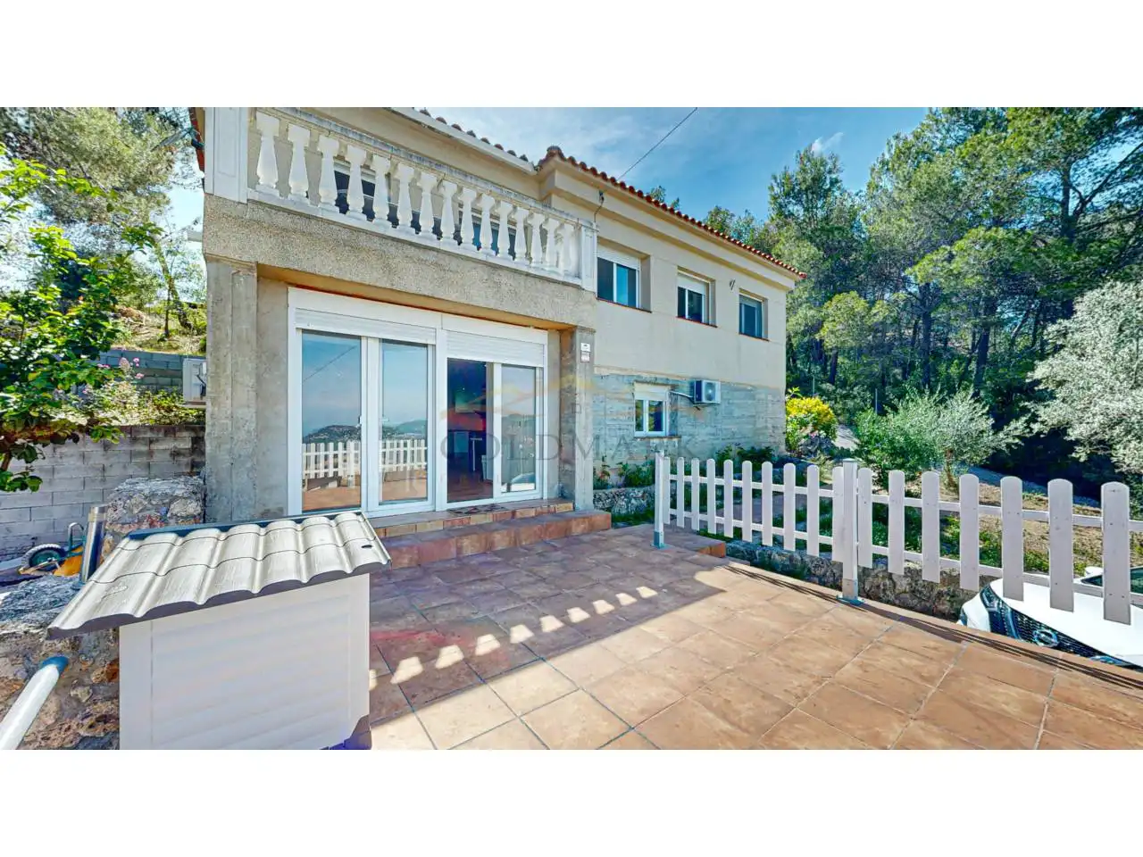 Vista exterior de Casa o xalet en venda en Corbera de Llobregat amb Aire condicionat, Jardí privat i Terrassa