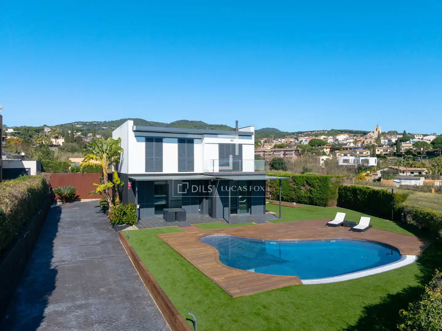 Vista exterior de Casa o xalet en venda en Sant Vicenç de Montalt amb Aire condicionat, Calefacció i Jardí privat