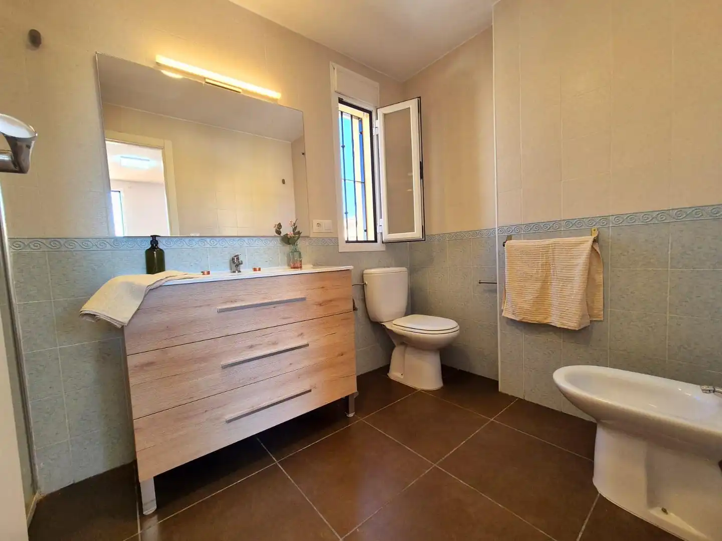 Baño de Casa adosada en venta en Algeciras con Terraza y Balcón