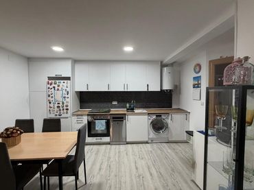 Flat with lift for sale in Calle de la Virgen de África