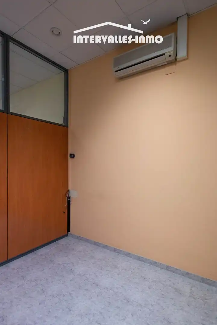 Oficina en venda a Caldes de Montbui