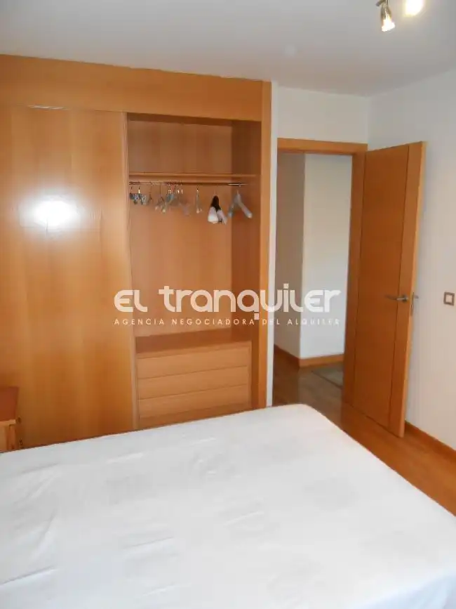 Bedroom of Flat for rent in Madrid  with Parquet flooring, Furnished and Washing machine