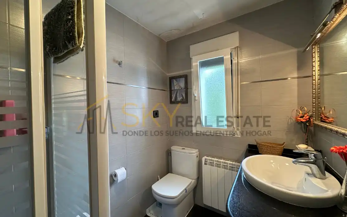 Bathroom of Buildings for sale in Bustarviejo